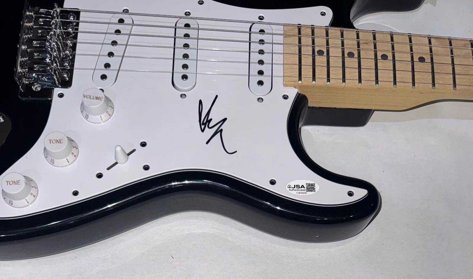 Yungblud Signed Autograph Electric Guitar Weird! Idols Singer Musician JSA COA, image 4