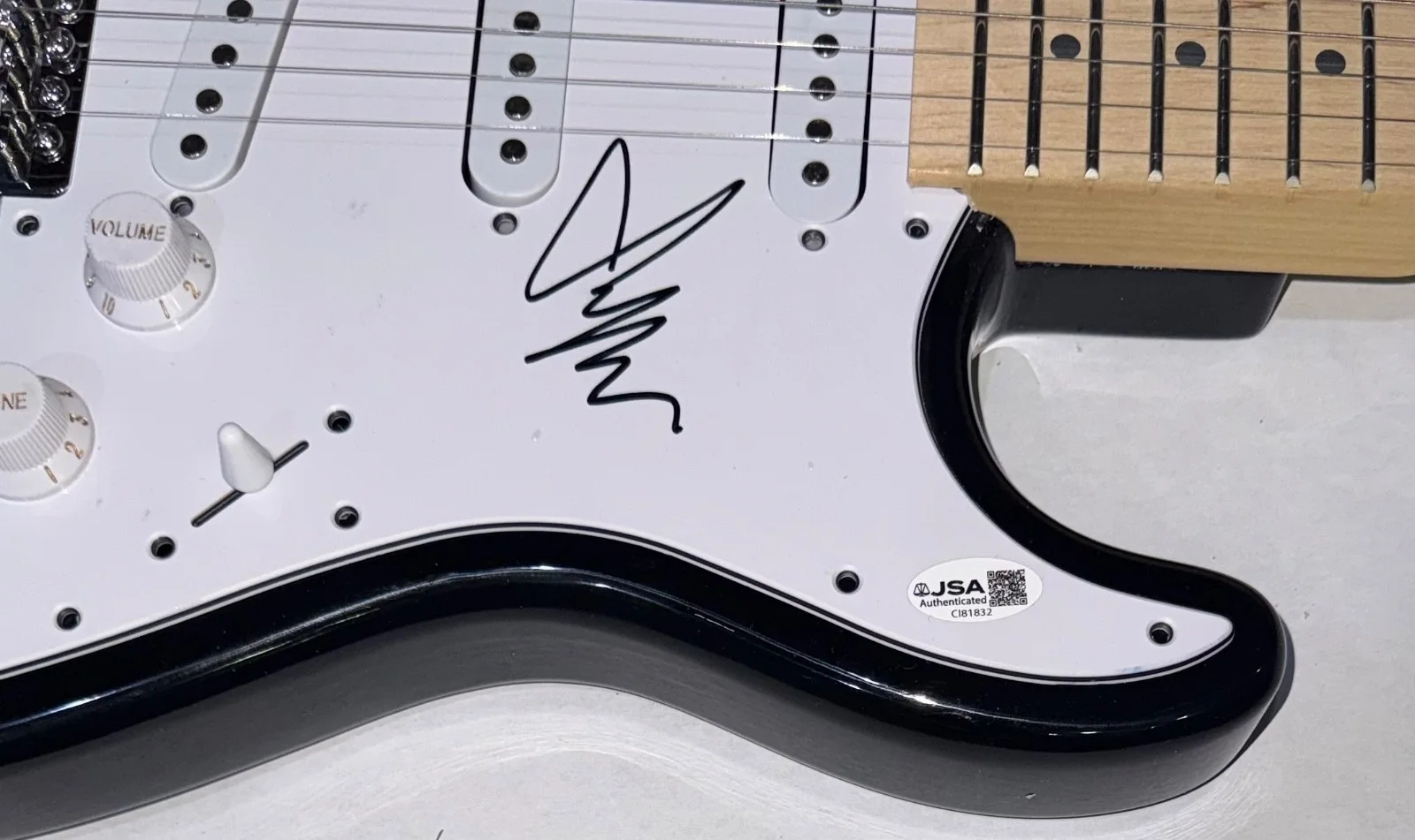 Yungblud Signed Autograph Electric Guitar Weird! Idols Singer Musician JSA COA, image 4