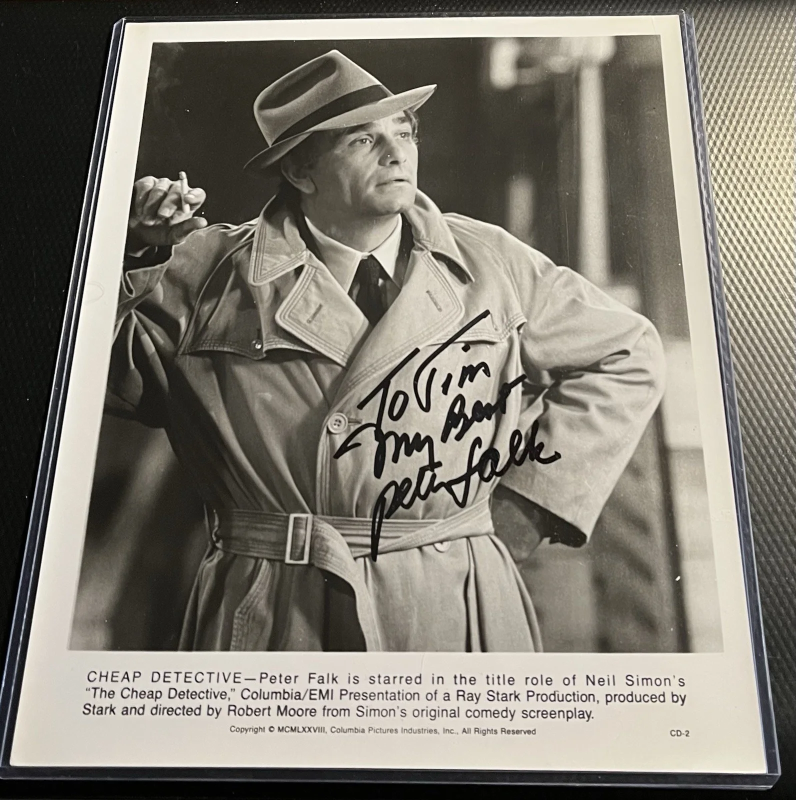 Peter Falk — Peter Falk Actor The Cheap Detective Signed 8x10 Photograph w/ Top Loader & COA, image 3