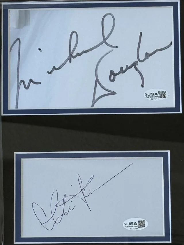 Michael Douglas, Charlie Sheen, Daryl Hannah — Wall Street Signed Cuts Michael Douglas Charlie Sheen Daryl Hannah Framed JSA, изображение 2