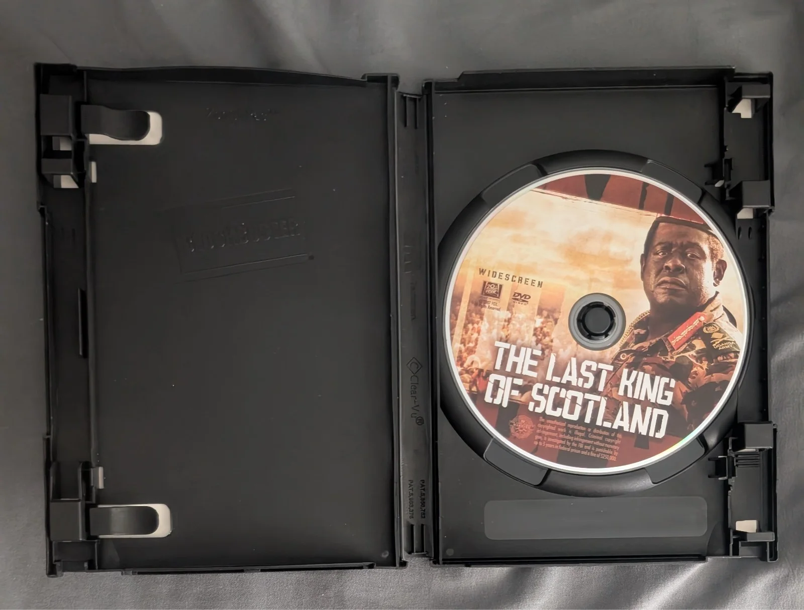 Forest Whitaker — FOREST WHITAKER signed autograph THE KING OF SCOTLAND dvd cover, image 3