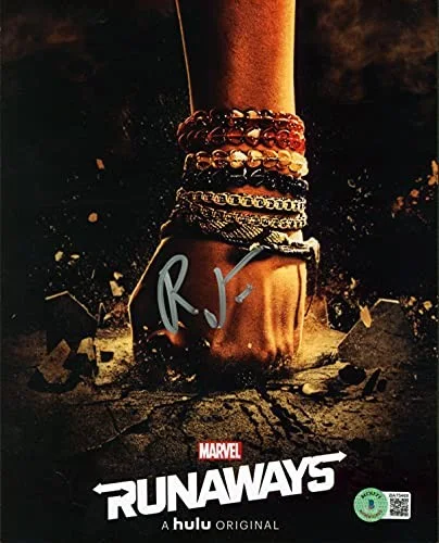 Renzy Feliz — Renzy Feliz Marvel's Runaways Authentic Signed 8x10 Photo BAS #BA75468, изображение 2