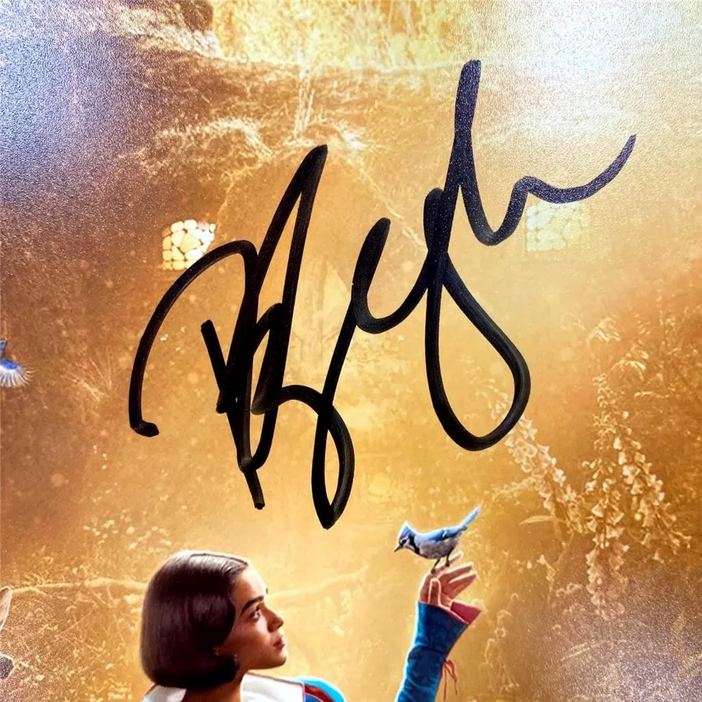 Rachel Zegler signed Snow White 12x18 Poster Photo autograph (A) ~ Beckett BAS, изображение 2