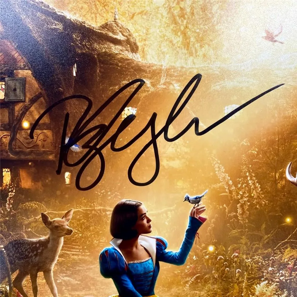 Rachel Zegler signed Snow White 12x18 Poster Photo autograph (B) ~ Beckett BAS, изображение 2