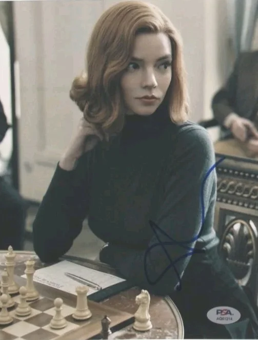 Anya Taylor Joy — Anya Taylor-Joy Signed 8x10 Photo (PSA) QUEEN'S GAMBIT. NICE SIGNATURE AND PIC, image 2