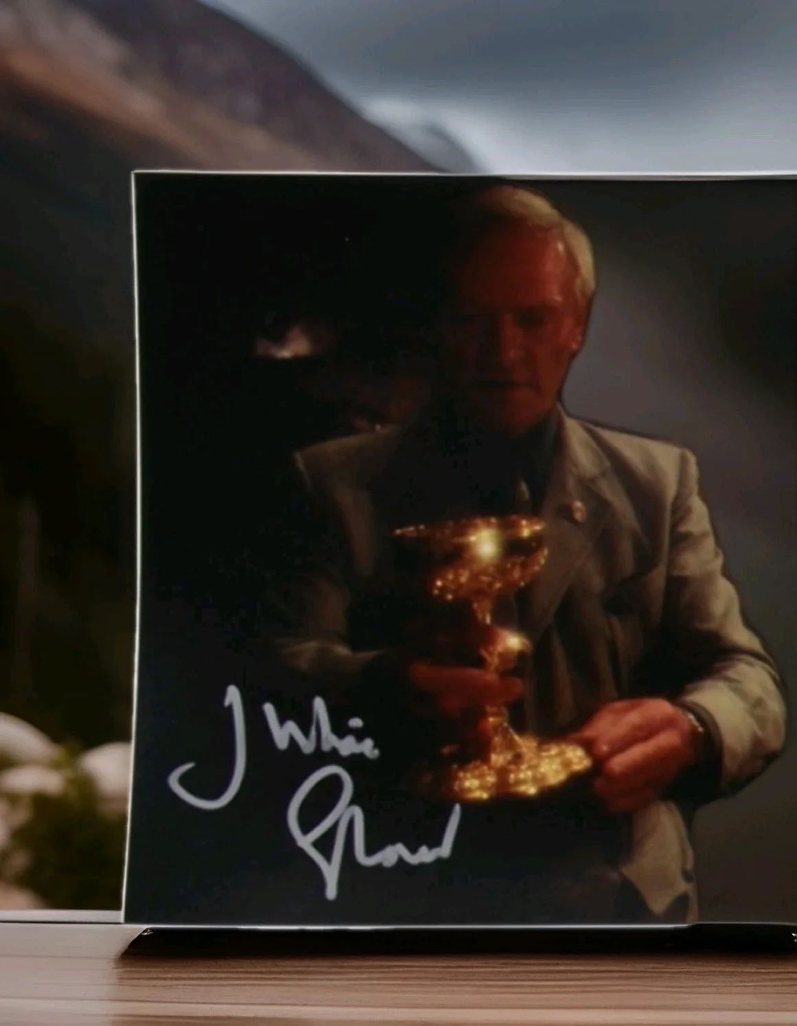 Julian Glover — Julian Glover (Walter Donovan Indiana Jones) signed 8x12photo PSA/DNA, изображение 2