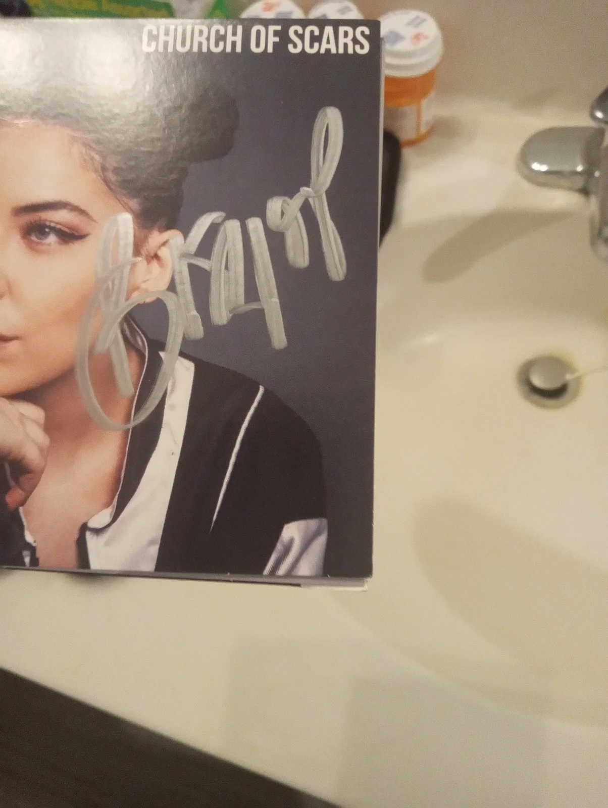 Bishop Briggs Church of Scars Signed Original CD and Booklet, изображение 2