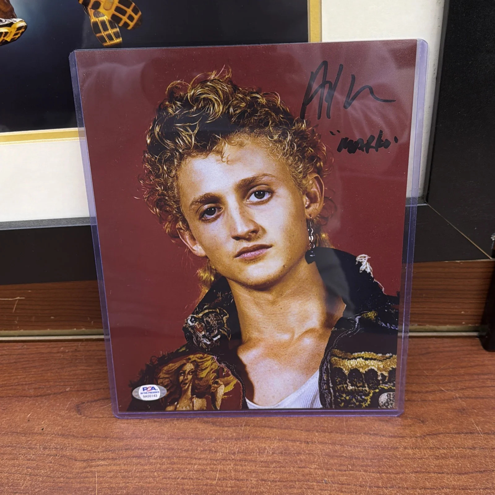 ALEX WINTER — ALEX WINTER THE LOST BOYS SIGNED "MARKO" 8X10 PHOTO PSA