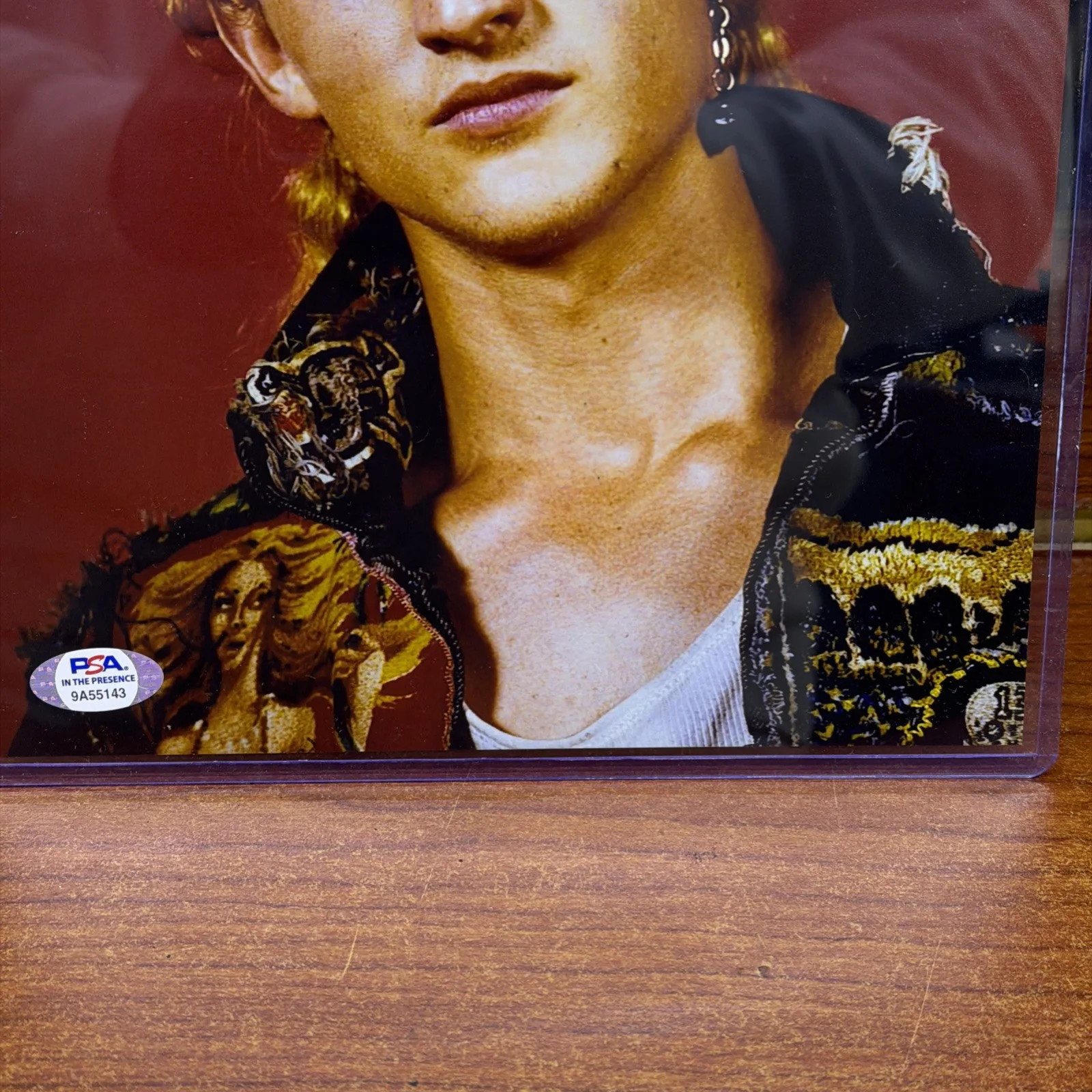 ALEX WINTER — ALEX WINTER THE LOST BOYS SIGNED "MARKO" 8X10 PHOTO PSA, изображение 2