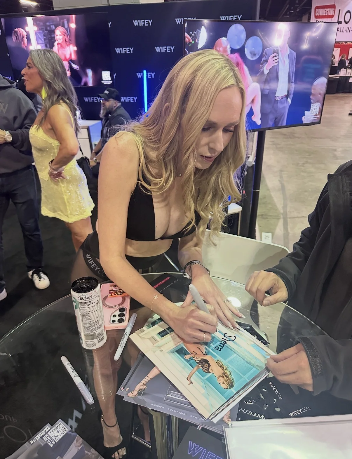 Sierra Spunk — Sierra Spunk Adult Video Star signed Hot 8x10 photo Proof #1 JSA Witnessed, изображение 2