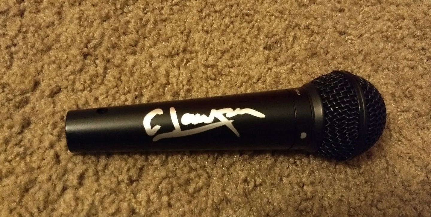 CYNDI LAUPER Signed MICROPHONE BECKETT CERTIFIED D71407 COA, image 3