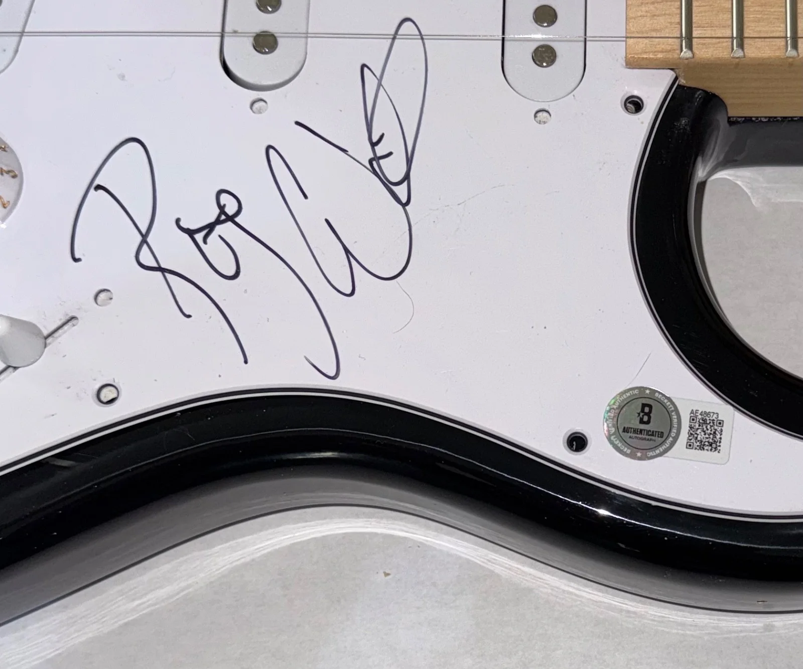 Roger Waters Pink Floyd Signed Autograph Electric Guitar Beckett COA, изображение 5