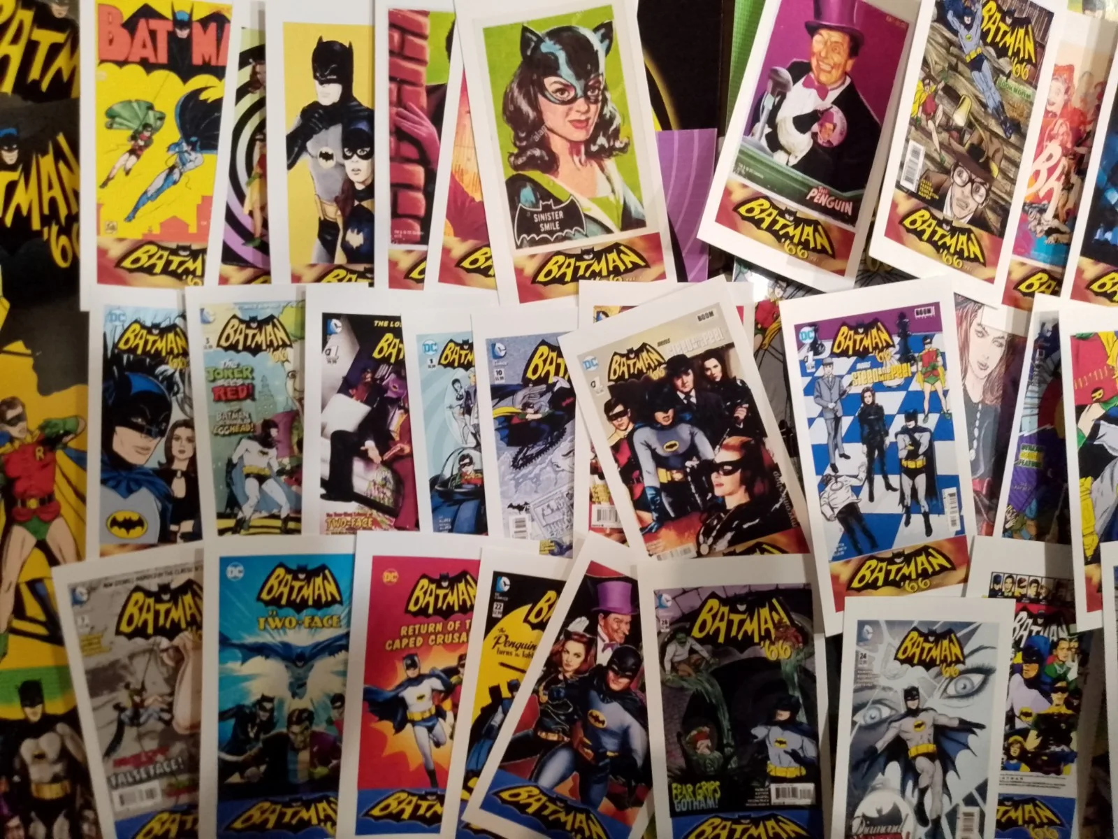 Batman 66. 12 Glossy/laminated lobbymarkers/40 Mini cards., image 2