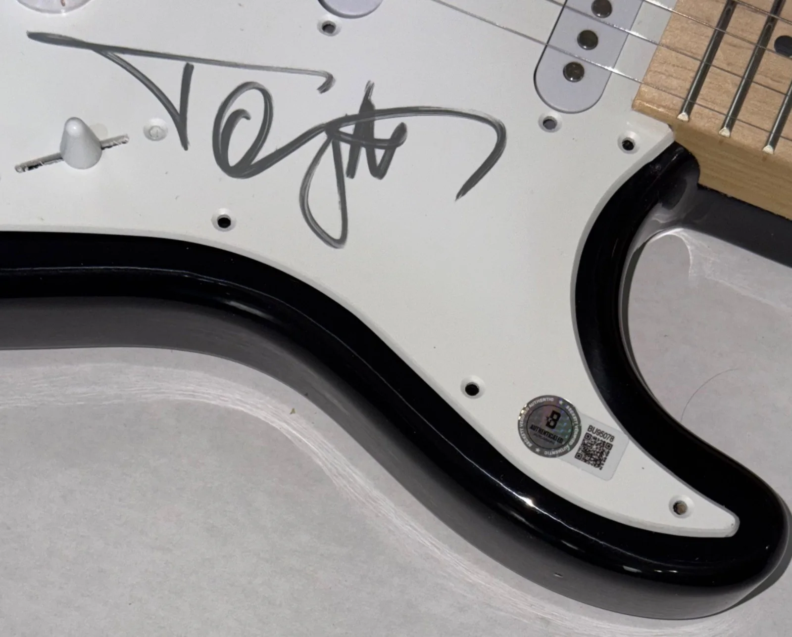 Tommy Lee Motley Crue Signed Autograph Electric Guitar Beckett COA, изображение 5