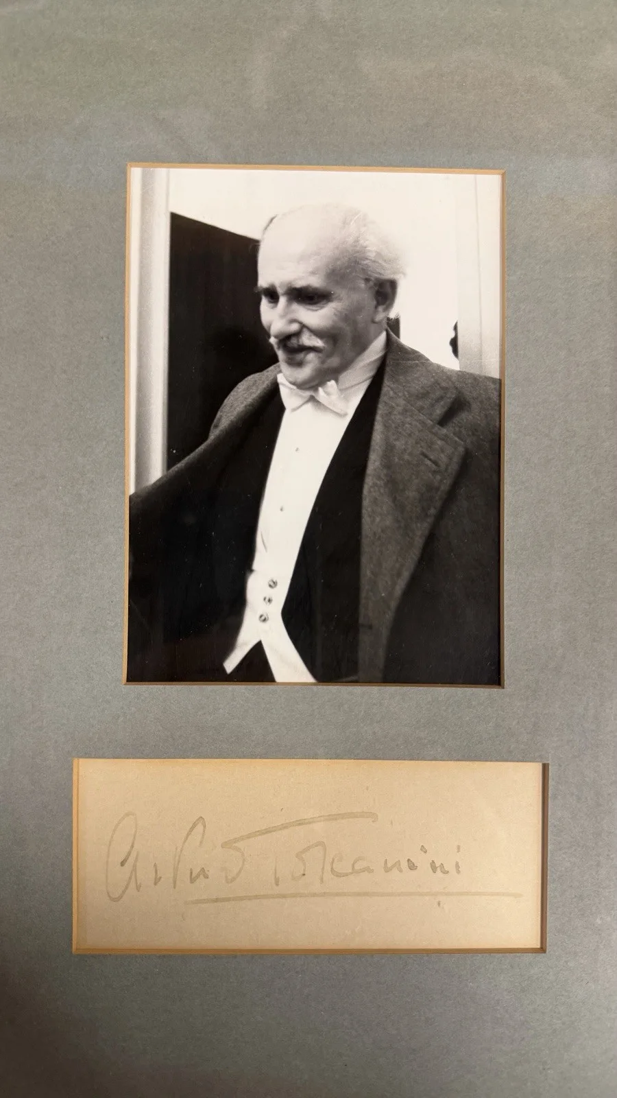 Arturo Toscanini — Arturo Toscanini Autograph Signed Photograph Framed Classical Conductor Opera, image 3