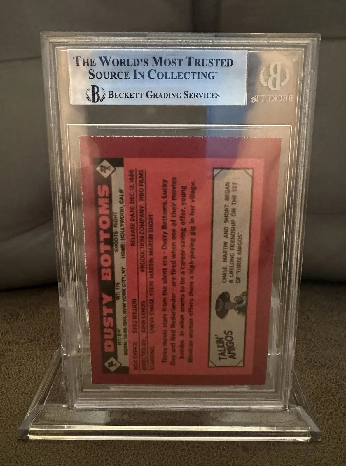 Chevy Chase — Chevy Chase Auto Signed Three Amigo’s ‘Dusty Bottoms’ Trading Card Beckett AUTH, изображение 2