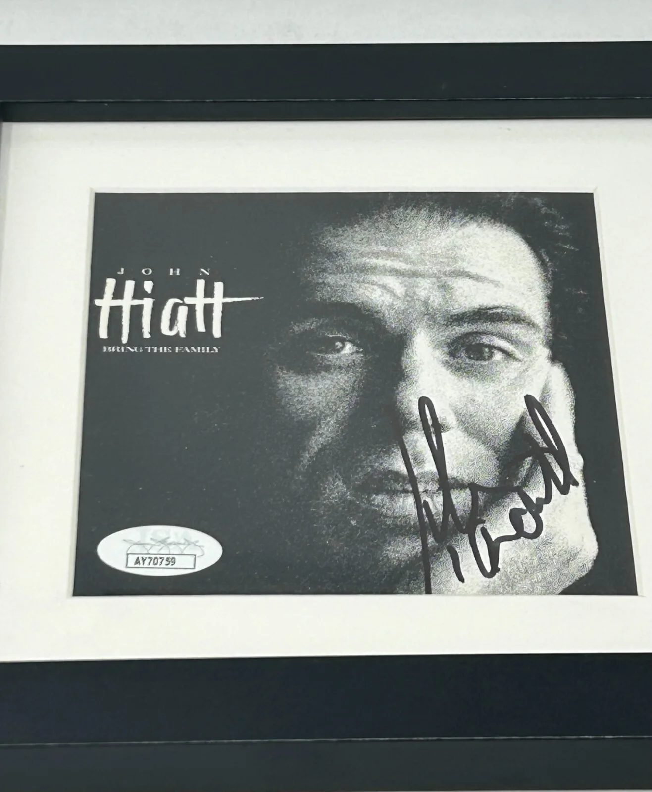 John Hiatt signed Bring The Family Framed CD Cover JSA COA, изображение 2