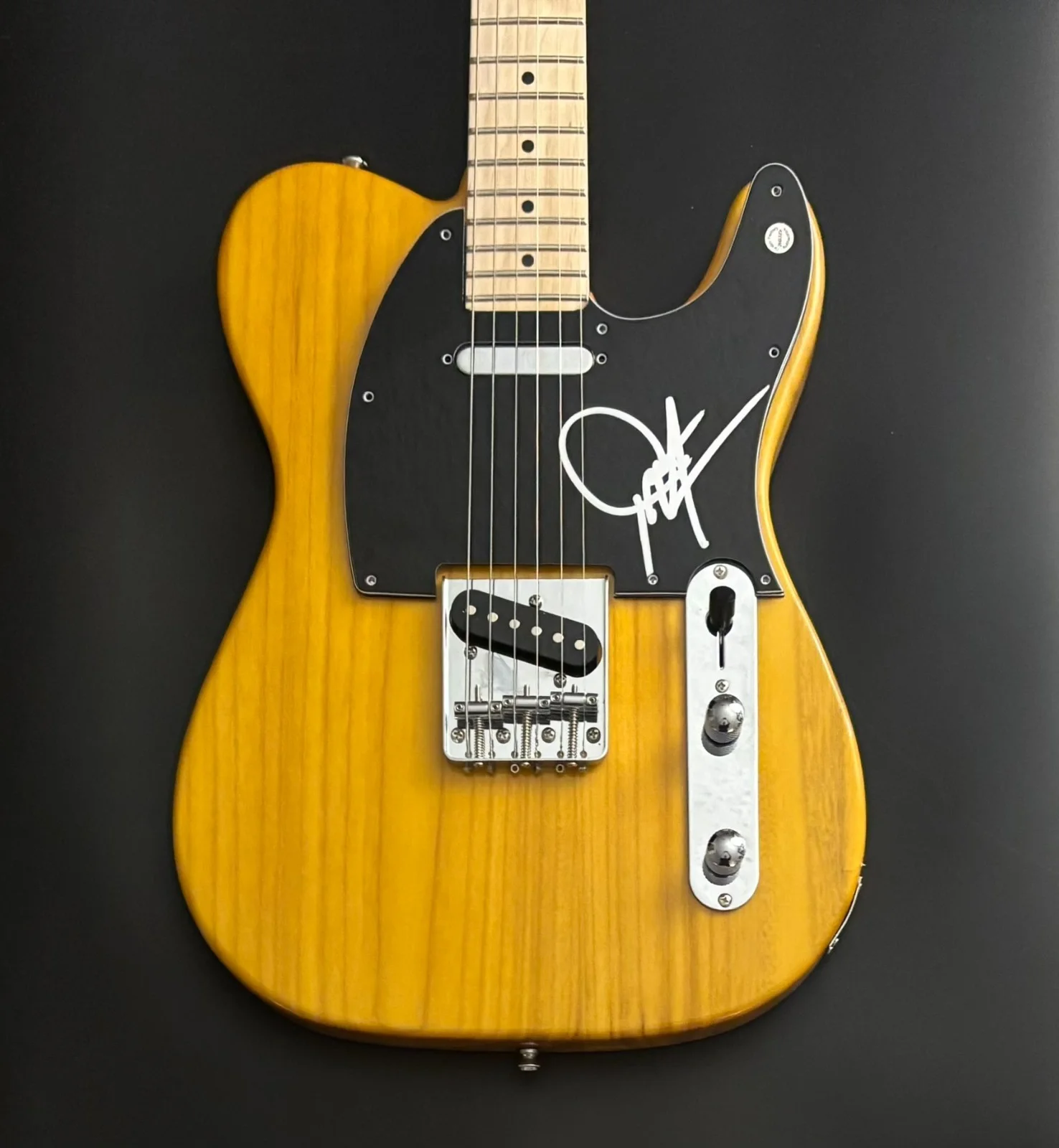 GFA Country Legend * DWIGHT YOAKAM * Signed Electric Guitar PROOF COA, изображение 5