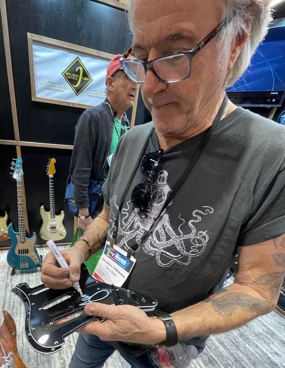 GFA INXS Band Guitarist * GARY BEERS * Signed Electric Guitar PROOF COA, изображение 4