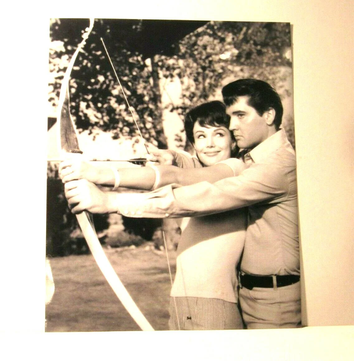 Unsigned — Elvis Presley Francine York Bow and Arrow in Movie Tickle Me Black White Photo, изображение 2