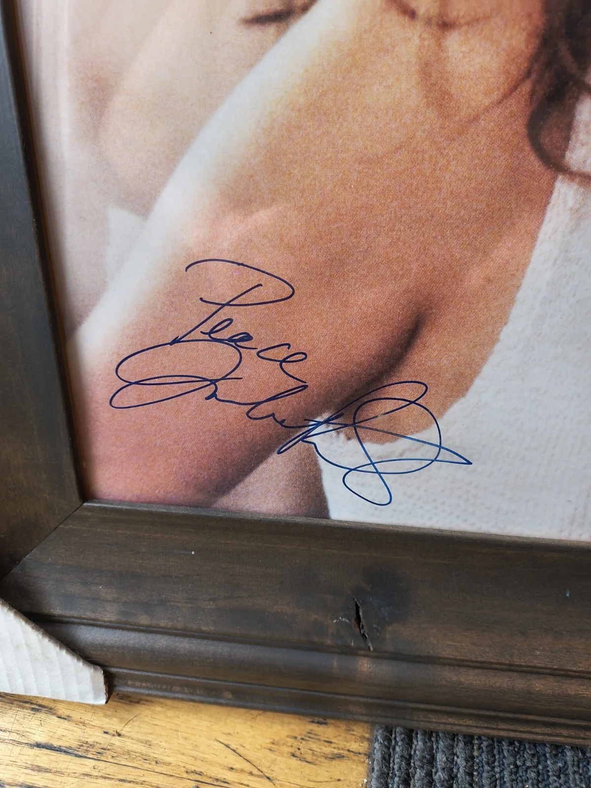 Julia Roberts — JULIA ROBERTS 16X20 PRETTY WOMAN FULL AUTO WITH "PEACE" INSCRIPTION & PSA CERT., изображение 2