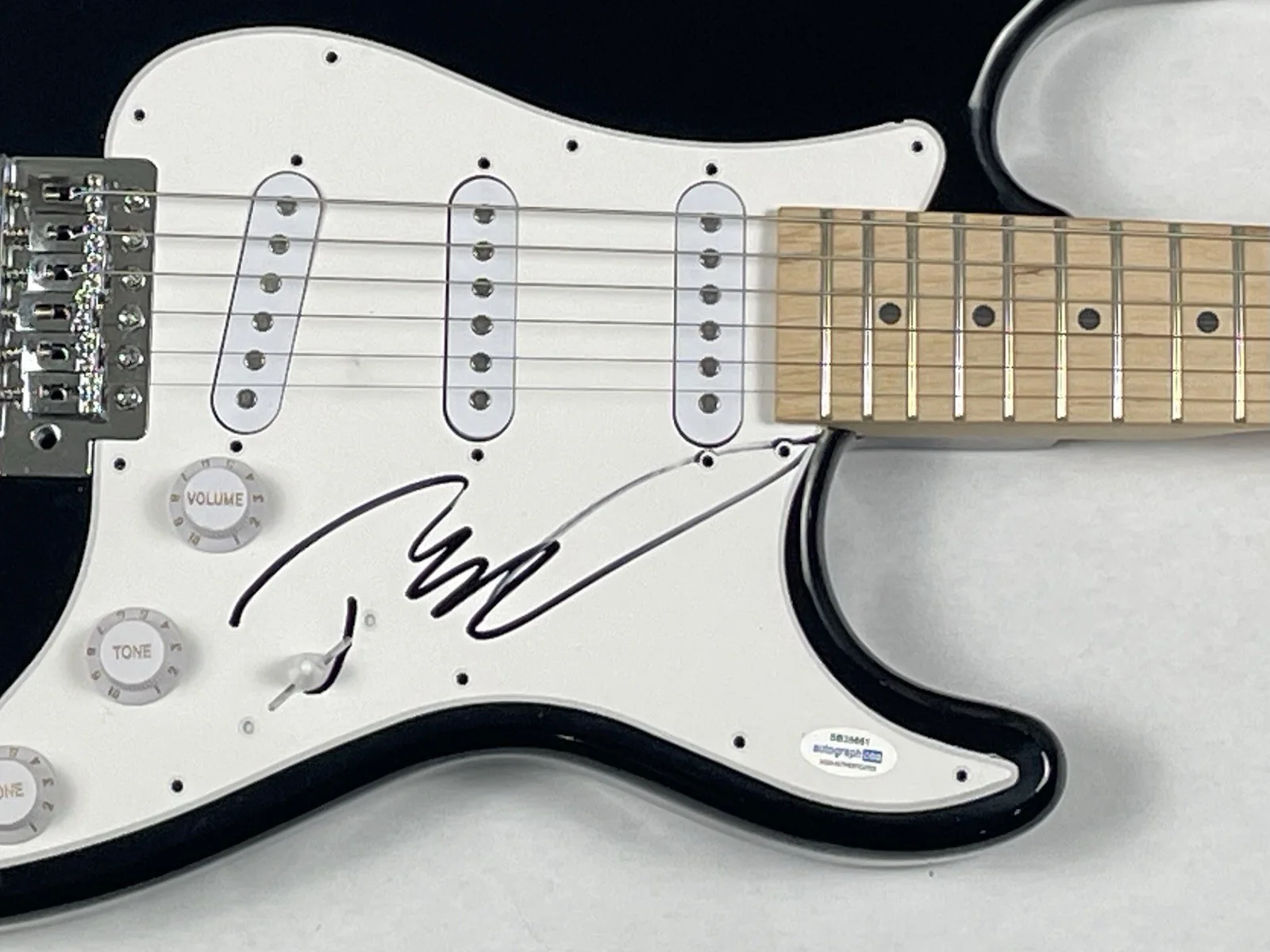Taylor Dayne Signed Autograph Electric Guitar Tell It To My Heart Singer ACOA, изображение 4