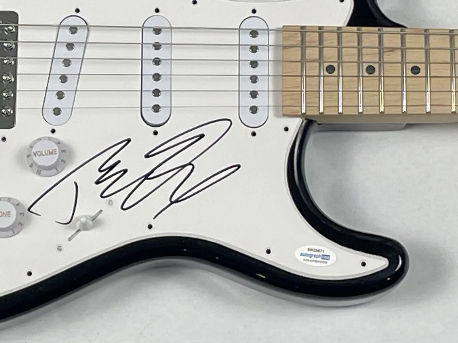 Taylor Dayne Signed Autograph Electric Guitar Tell It To My Heart Singer ACOA, изображение 3