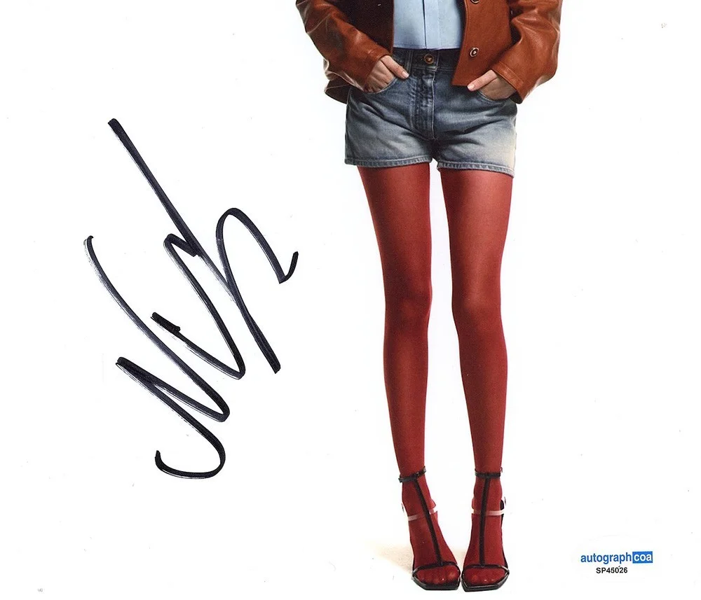 Nico Parker — Nico Parker signed Auto 8x10 Photo a EXACT PROOF How To Train Your Dragon ACOA, image 5