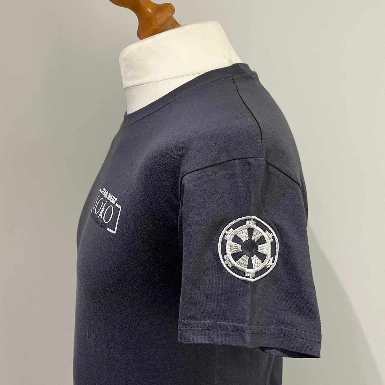 SOLO A Star Wars Story Cast & Crew T-Shirt S Props Movie Film Production Gift, изображение 2