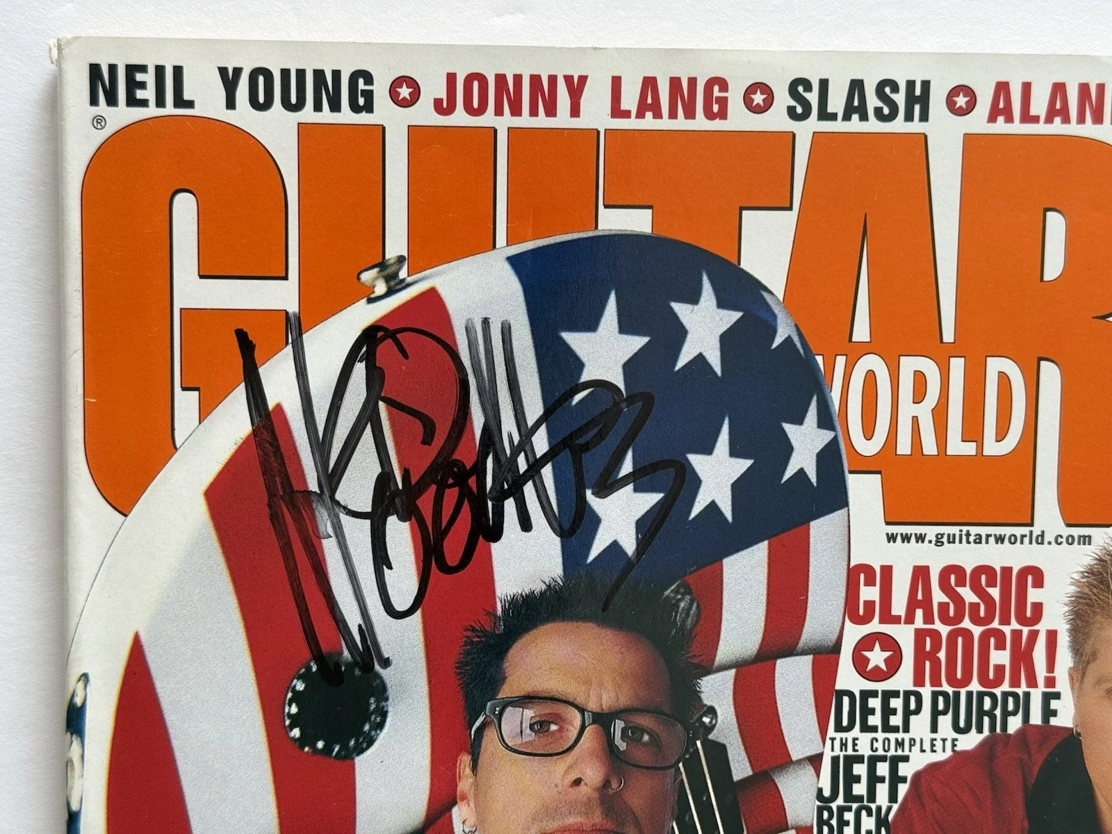 The Offspring signed Guitar World Magazine 1999 Noodles Dexter H. beckett coa, изображение 2