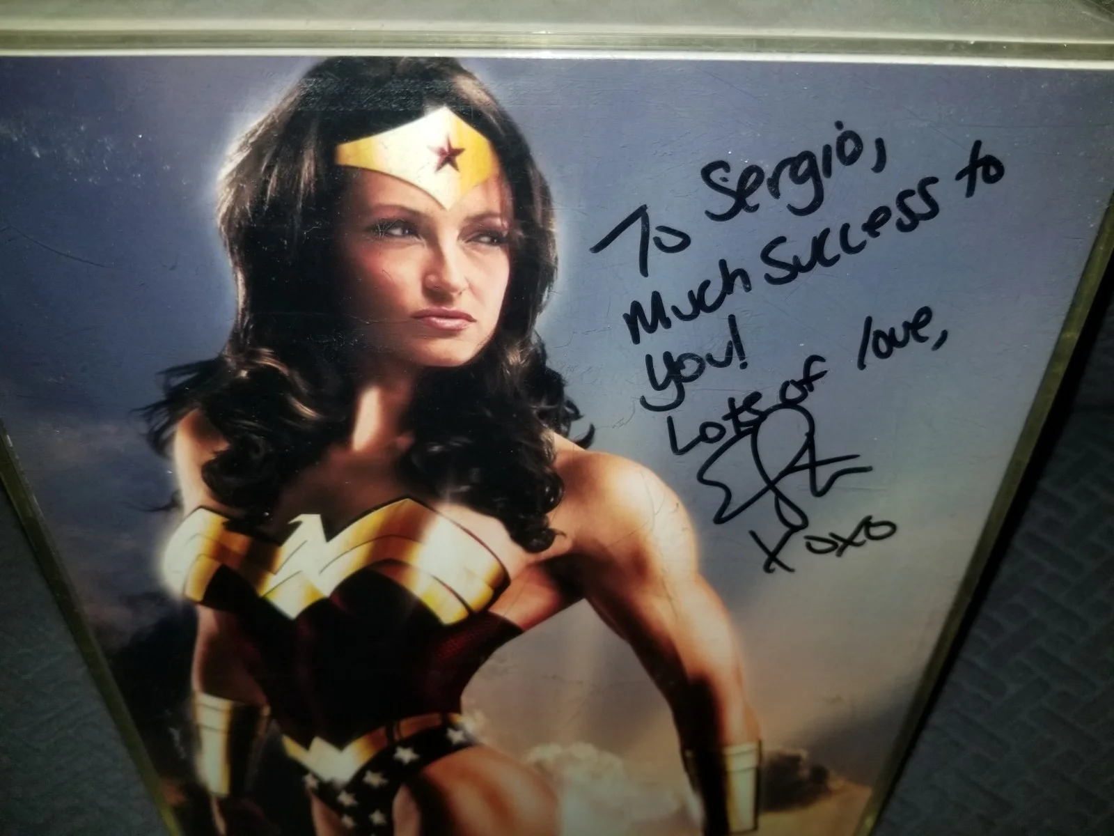 Erin Stern — Erin Stern dressed as Wonder Woman 8x10 Autographed pro Body Builder Photograph, изображение 4