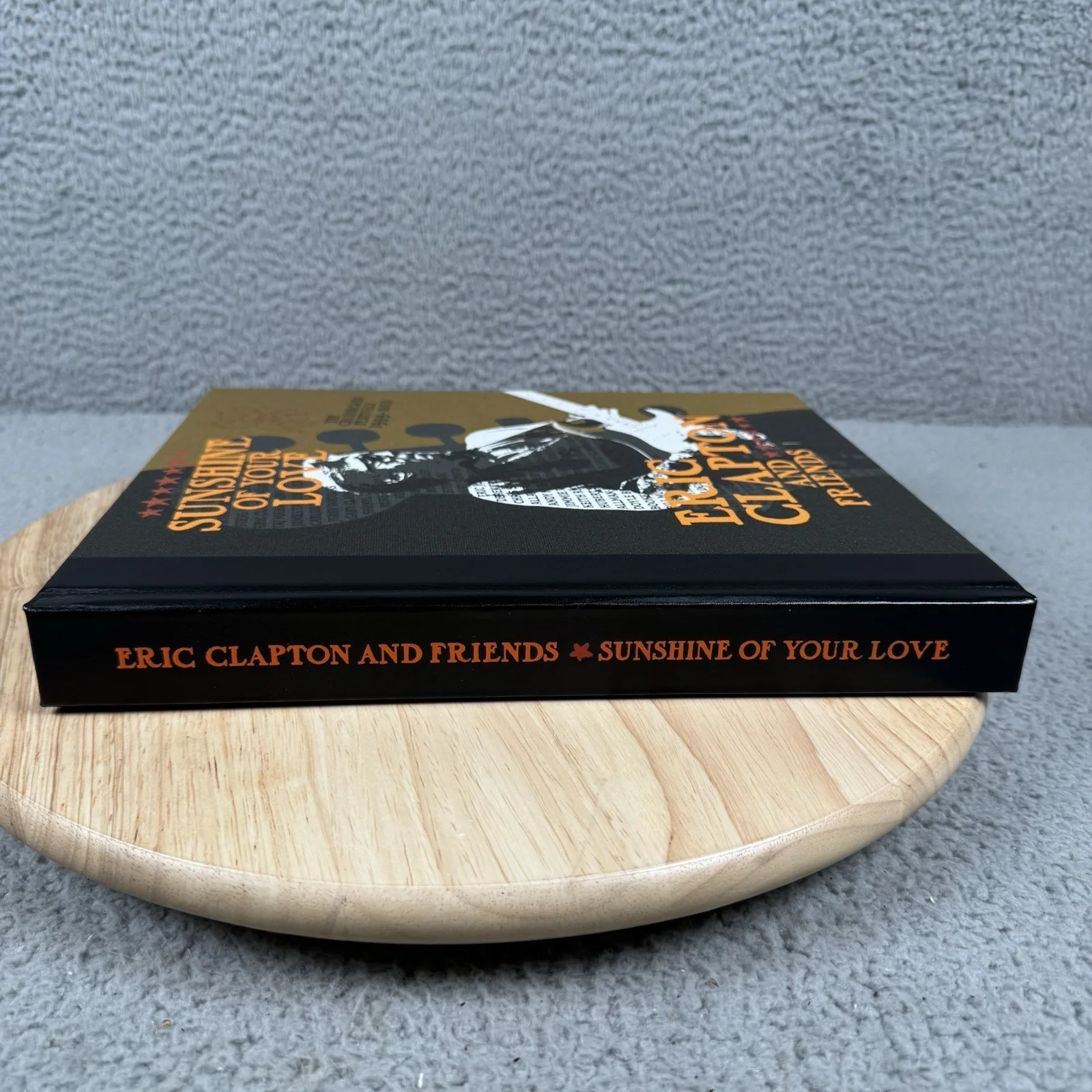 Eric Clapton and Friends Sunshine of Your Love Genesis Book Signed Collector 909, изображение 3