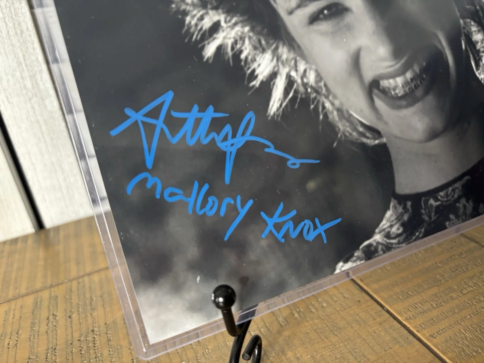 Juliette Lewis — Juliette Lewis Signed Mallory Knox Photo 8x10 - Beckett Witnessed Authentic, изображение 2