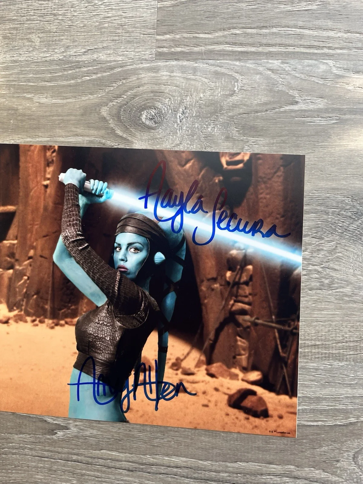Amy Allen — Amy Allen Signed Aayla Secura 8x10 Photo Official Pix COA Star Wars OPX Jedi, изображение 2