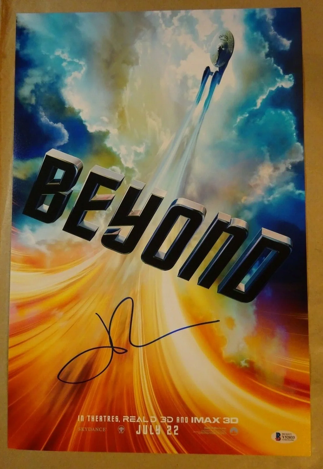 John Cho — Signed JOHN CHO Autographed STAR TREK BEYOND 12"x18" Photo BECKETT BAS COA, изображение 2