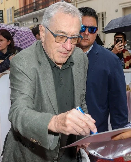 Robert De Niro — Robert De Niro Taxi Driver Autograph Postcard 7x5 COA, image 2