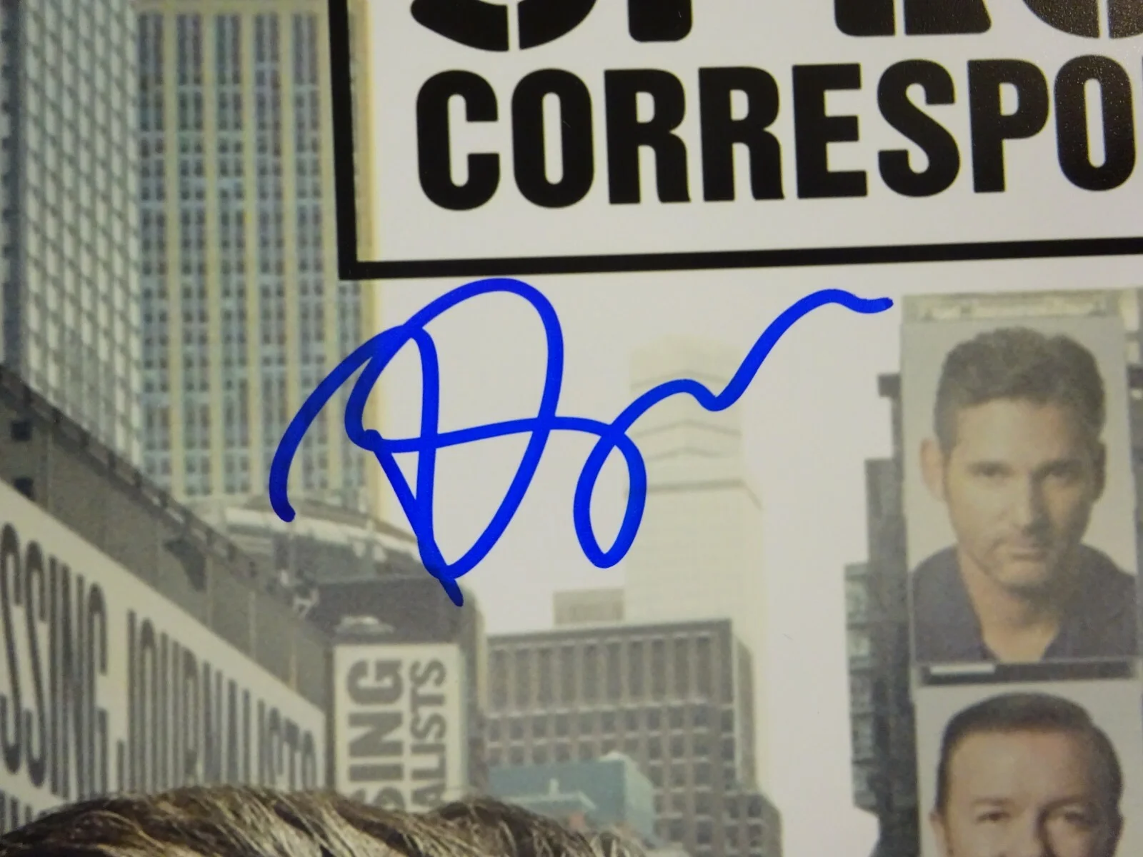 Ricky Gervais — Signed RICKY GERVAIS Autographed SPECIAL CORRESPONDENTS 12"x18" Photo BAS COA, изображение 4