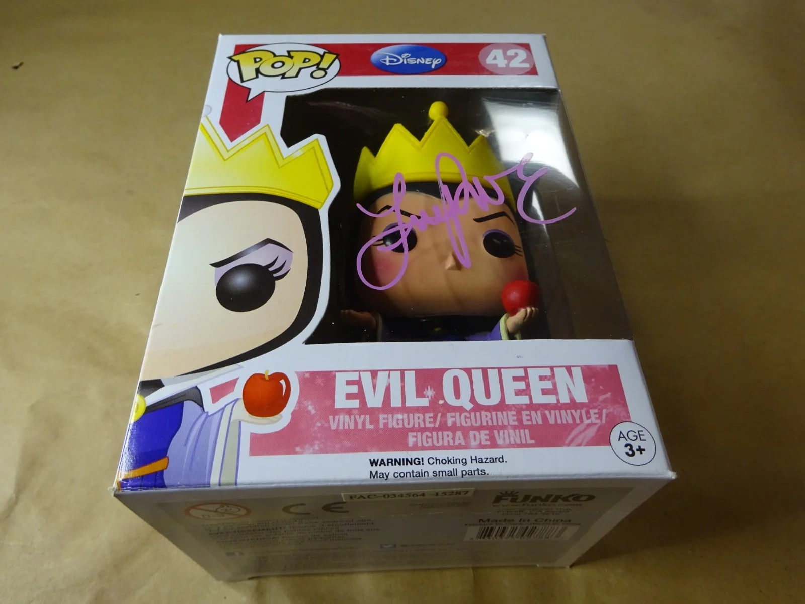 Lana Parrilla — Signed Lana Parrilla Autographed Evil Queen Once Upon A Time Funko Pop BAS COA, image 2
