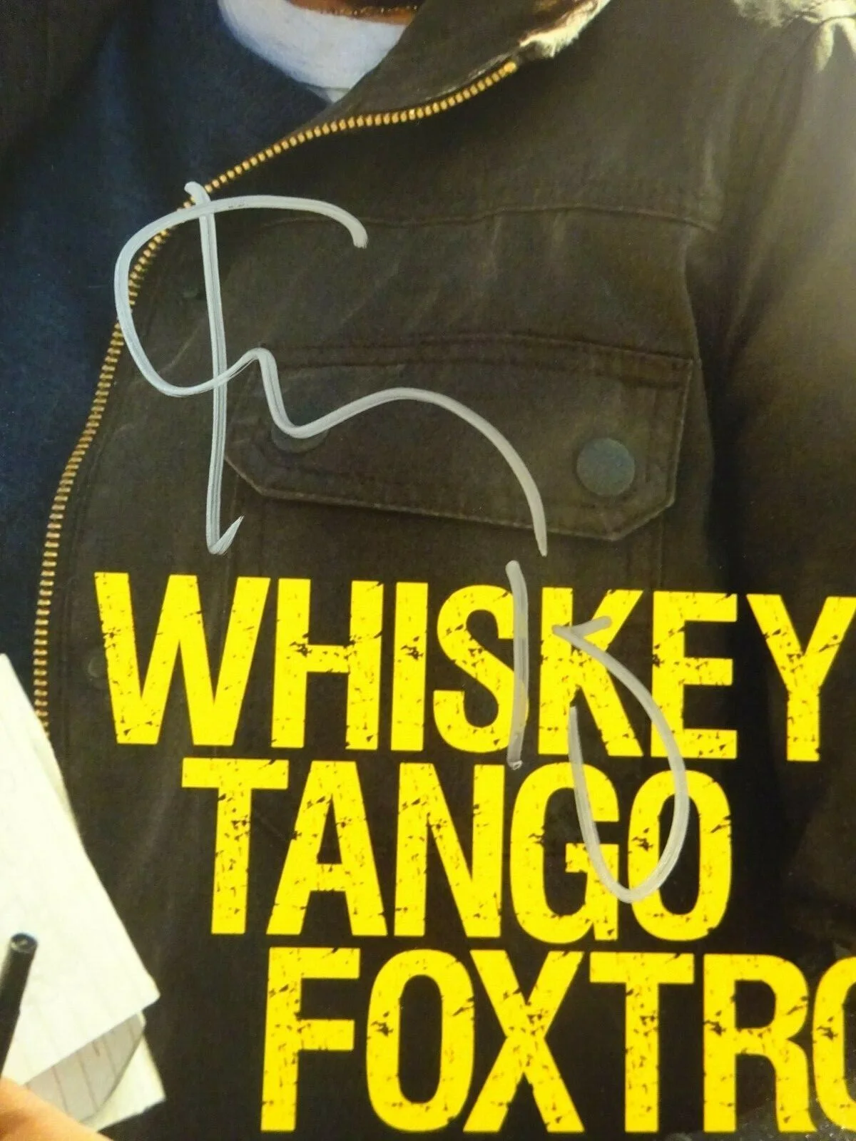 Tina Fey — Signed TINA FEY Autographed WHISKEY TANGO FOXTROT 12"x18" Photo BECKETT BAS COA, изображение 3