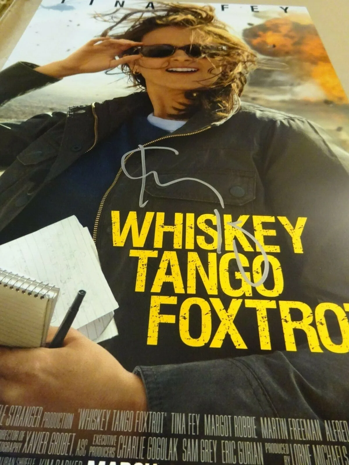 Tina Fey — Signed TINA FEY Autographed WHISKEY TANGO FOXTROT 12"x18" Photo BECKETT BAS COA, изображение 4