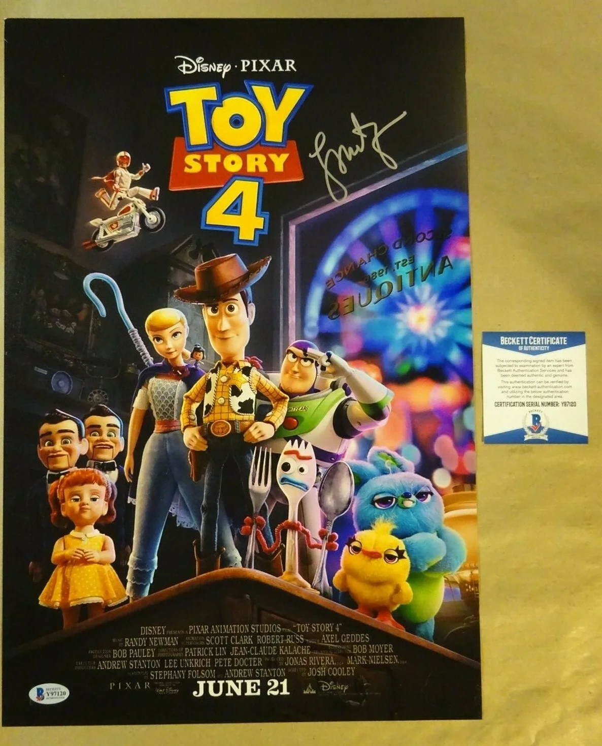 Laurie Metcalf — Signed LAURIE METCALF Autographed TOY STORY 4 12"x18" Photo BECKETT BAS COA