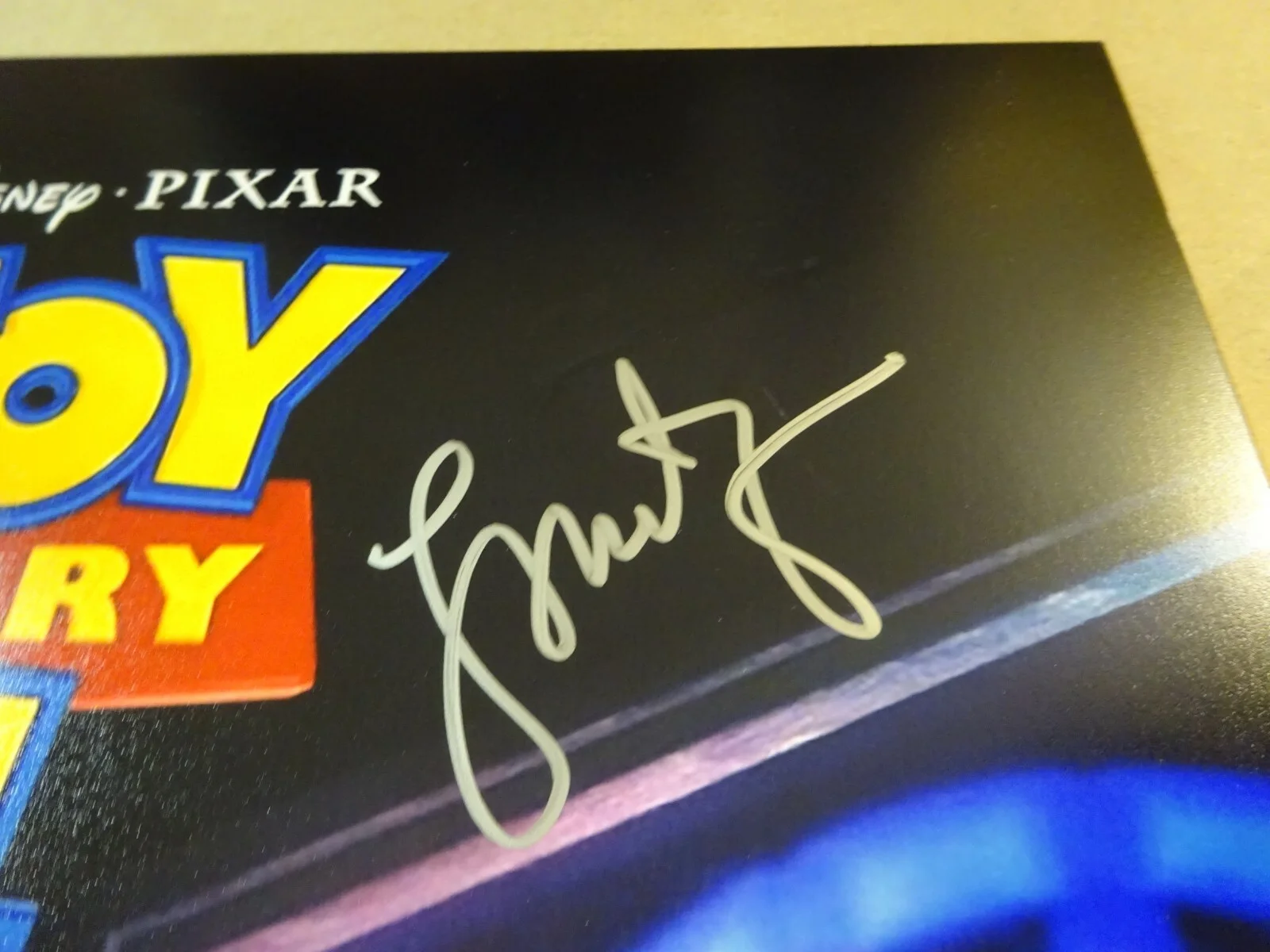 Laurie Metcalf — Signed LAURIE METCALF Autographed TOY STORY 4 12"x18" Photo BECKETT BAS COA, изображение 4