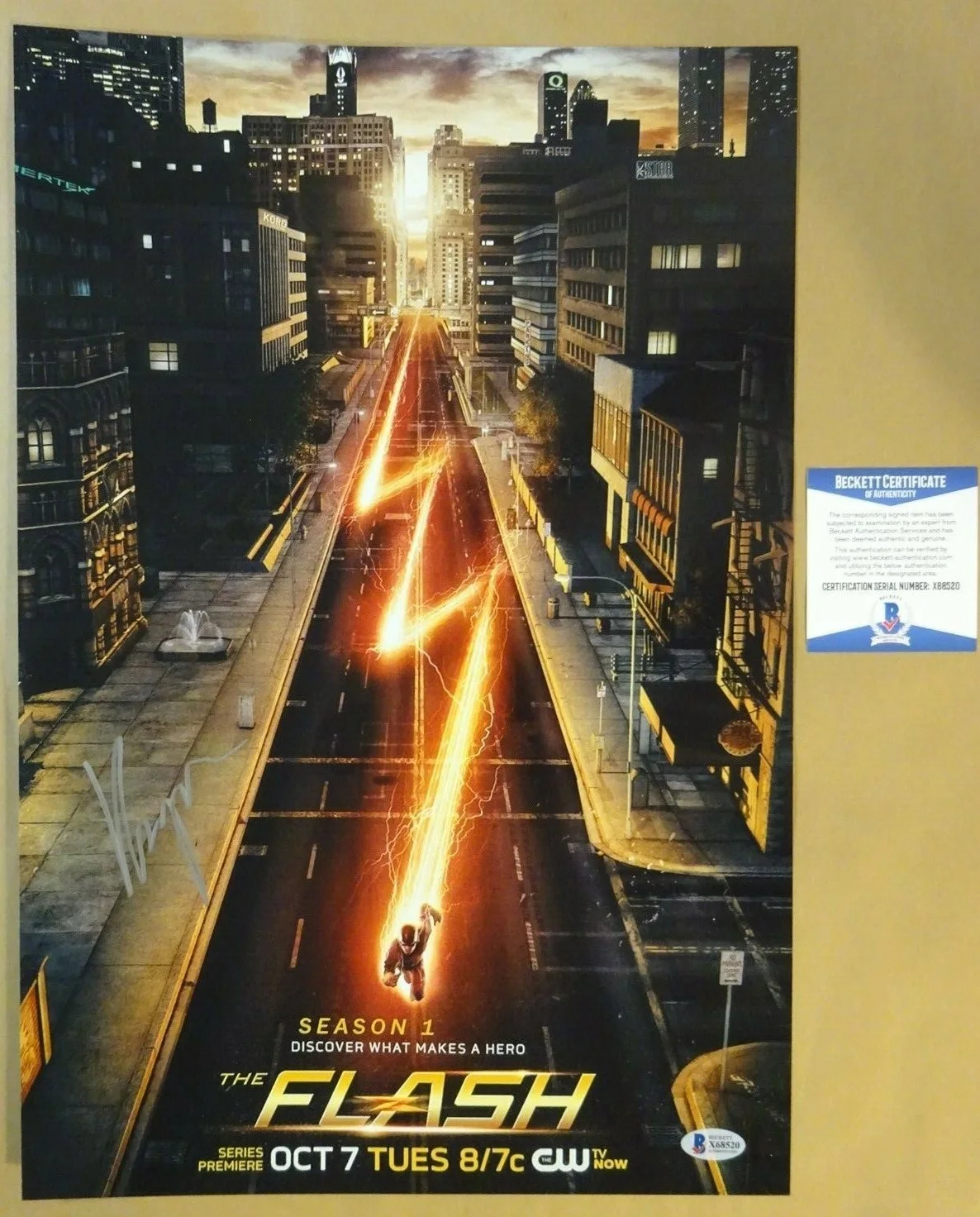 Keiynan Lonsdale — Signed KEIYNAN LONSDALE Autographed THE FLASH 12"x18" Photo BECKETT BAS COA