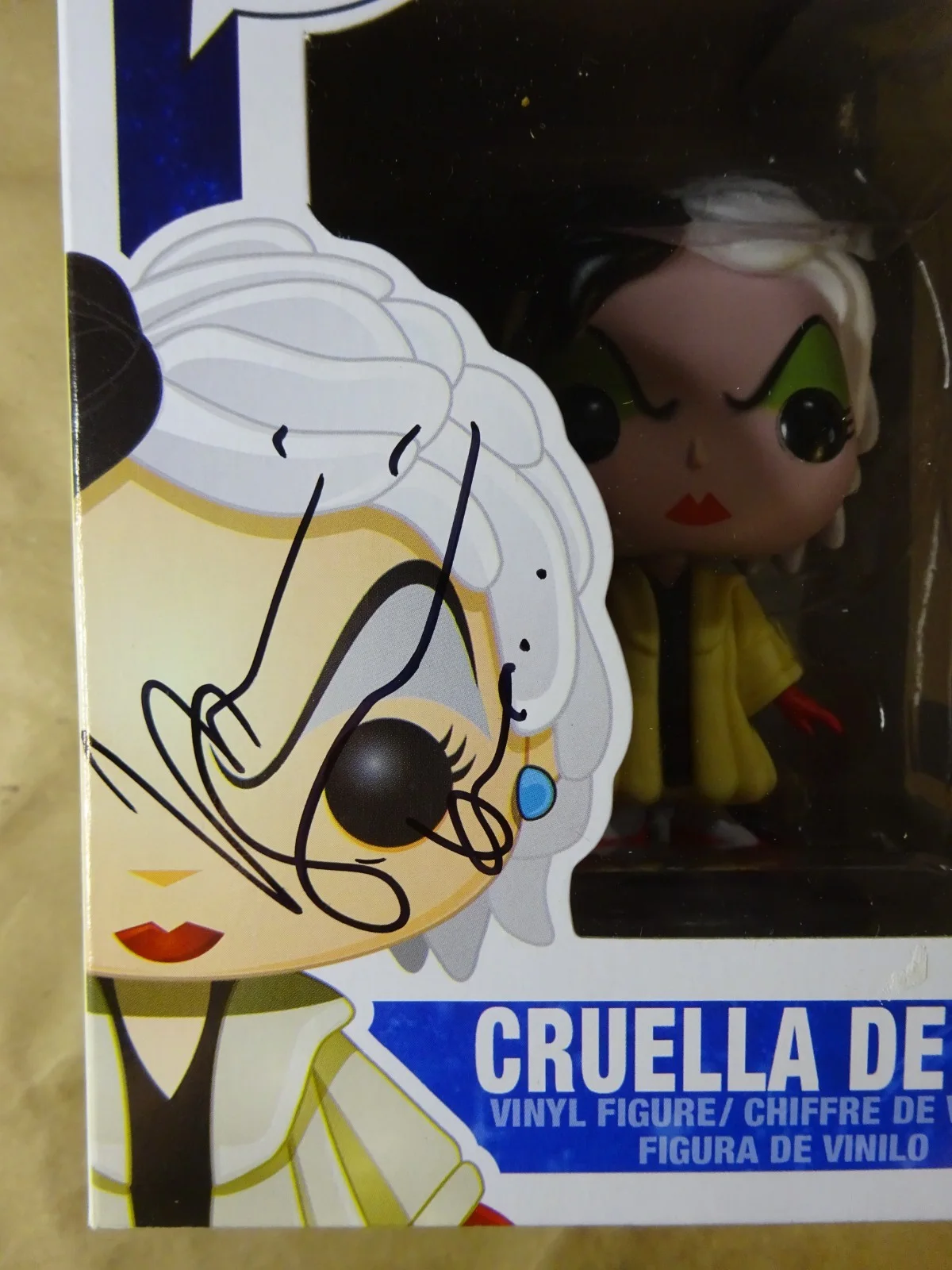 Victoria Smurfit — Signed Victoria Smurfit Disney Cruella De Vil Once Upon A Time Funko Pop BAS COA, image 3
