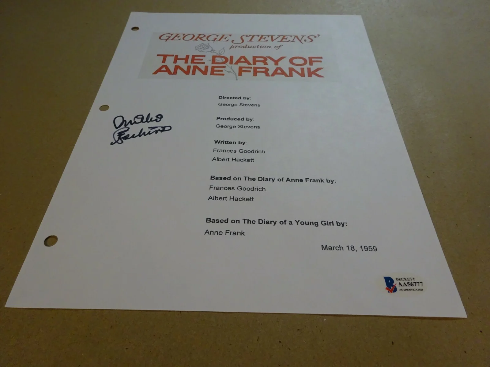 Millie Perkins — Autographed MILLIE PERKINS Signed DIARY OF ANNE FRANK Script Cover BECKETT COA, image 3