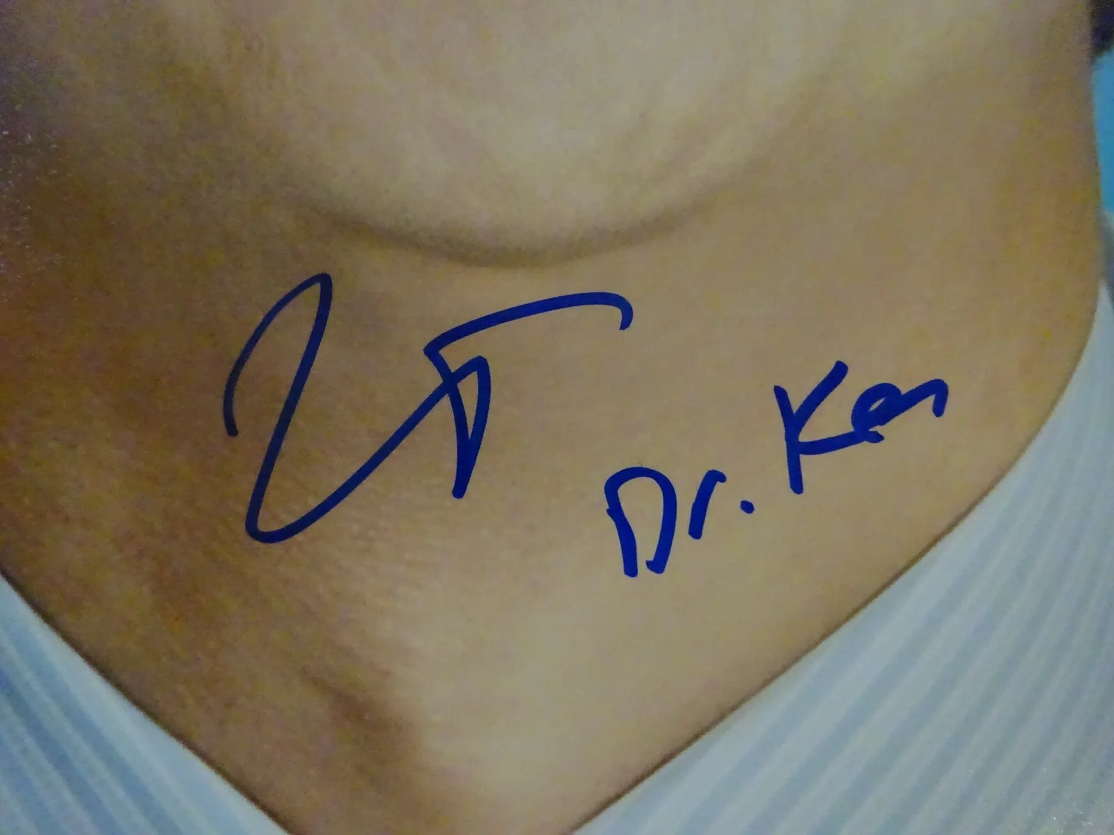 Ken Jeong — Signed KEN JEONG Autographed Dr. Ken ABC 12"x18" Photo BECKETT BAS COA, изображение 4