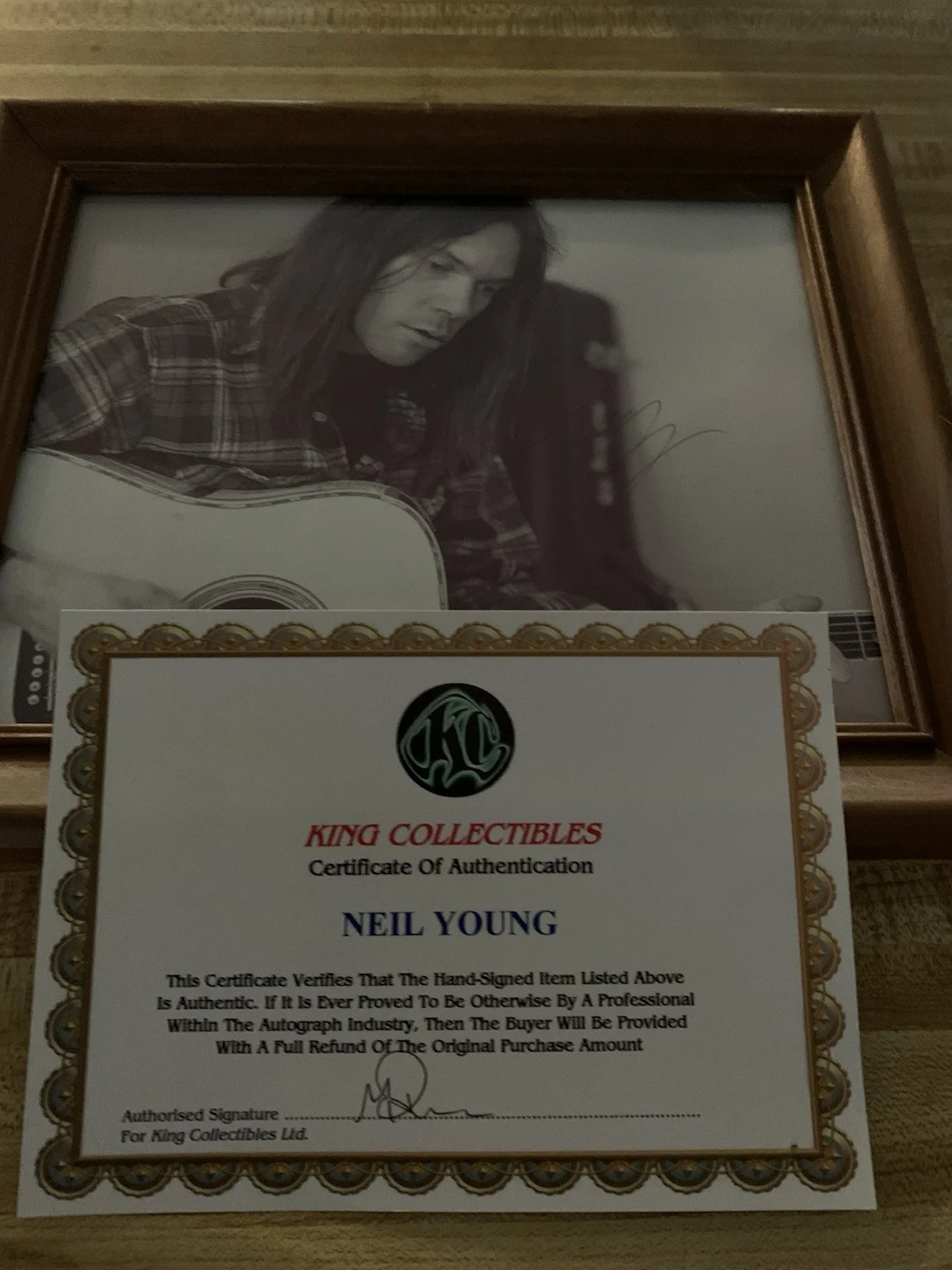NEIL YOUNG / GENUINE HAND-SIGNED PHOTO w COA, image 2