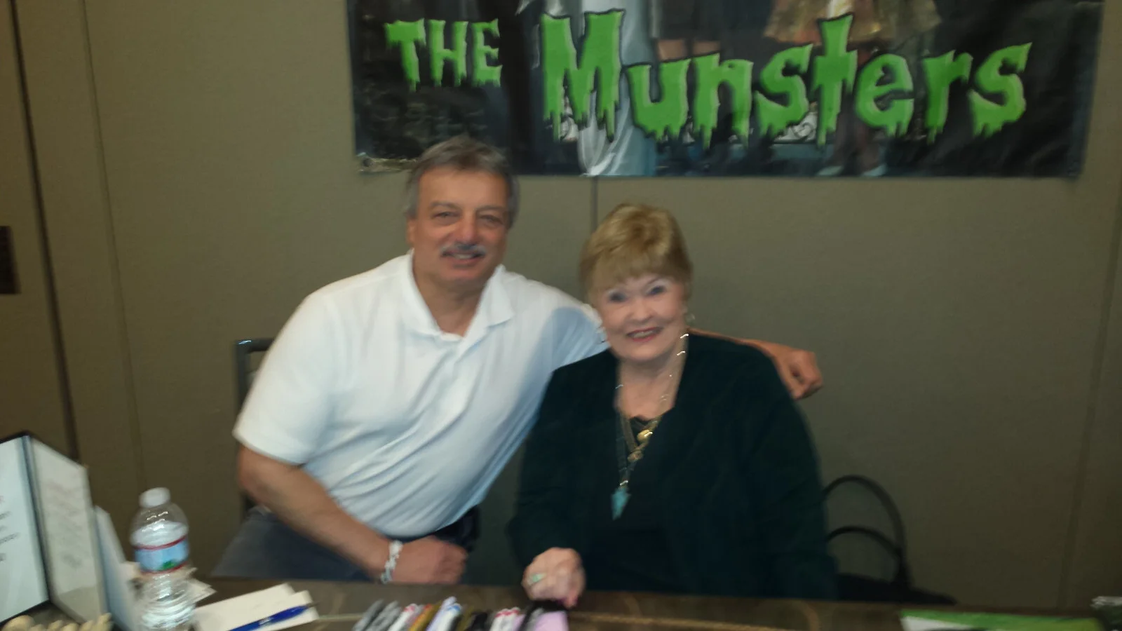 Pat Priest — The Munsters Pat Priest aka Marilyn Autographed 8x10 by CAR JSA Certified, изображение 3
