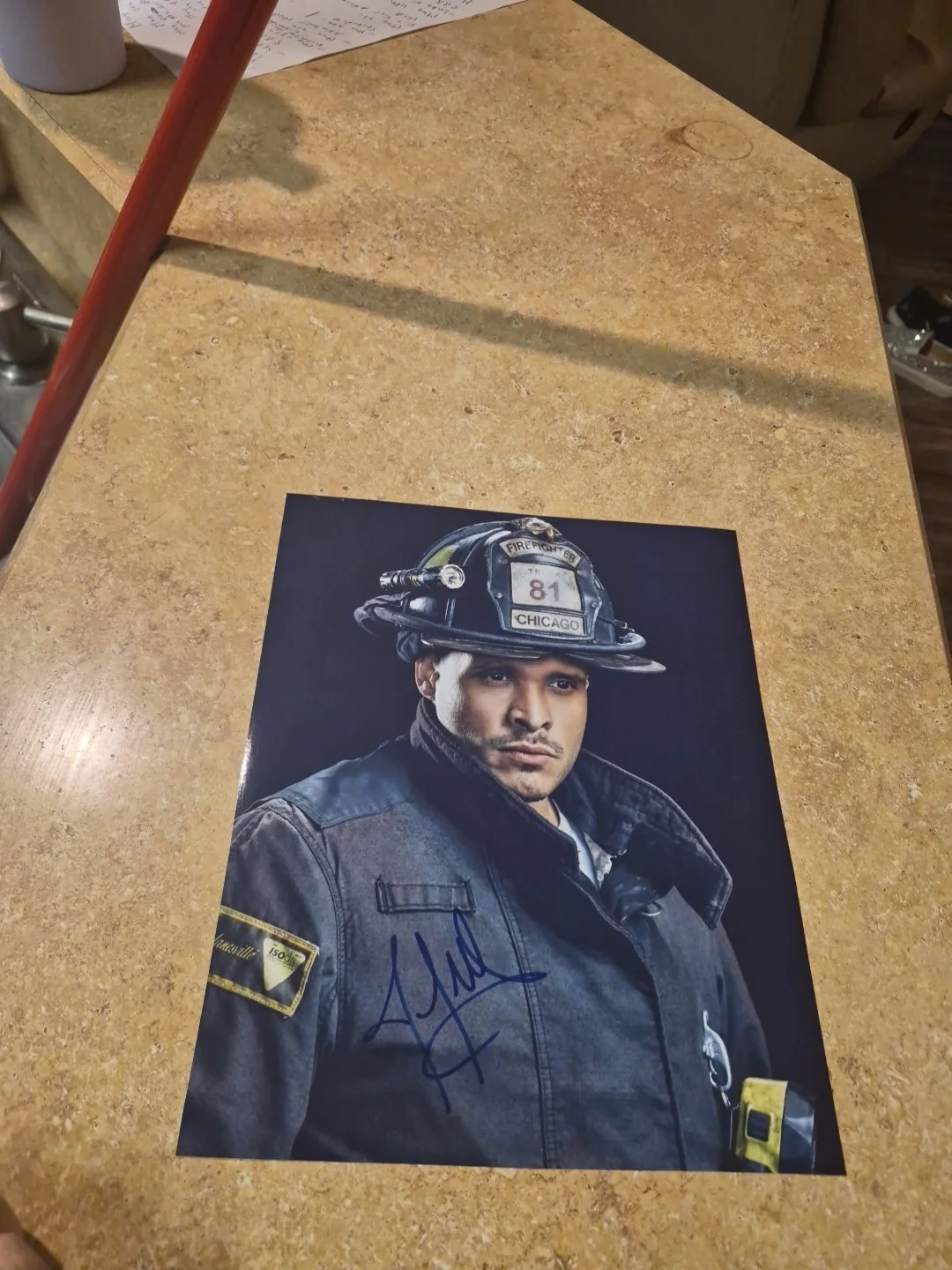 Joe Minoso — Joe Minoso Chicago Fire Actor Signed 8x10 Photo