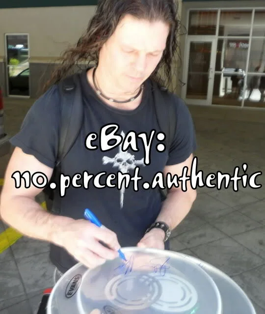 MEGADETH x4 ENTIRE BAND SIGNED DRUMHEAD *EXACT PROOF*, image 4